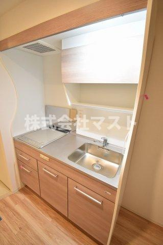セレニテ堺筋本町プリエのキッチン
