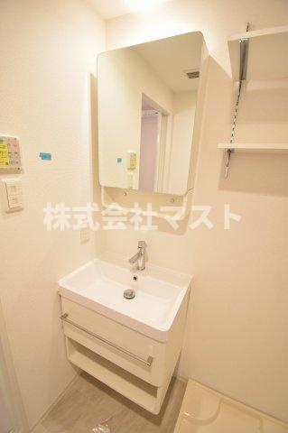 セレニテ堺筋本町プリエの洗面所