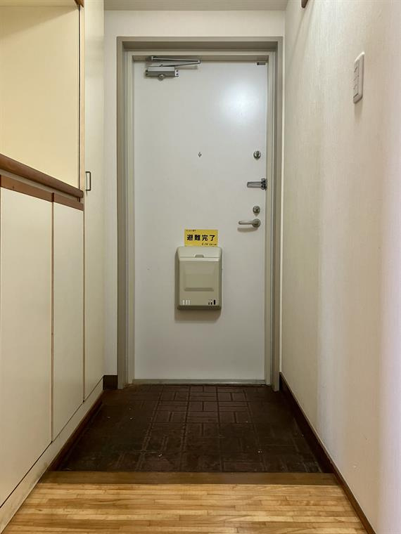 辻堂駅前ハイツ６号棟の玄関