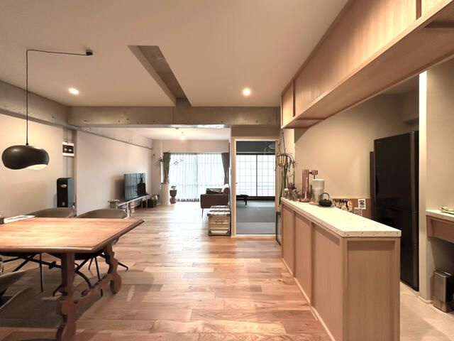 青梅市千ヶ瀬町１丁目の中古マンションの居間・リビング
