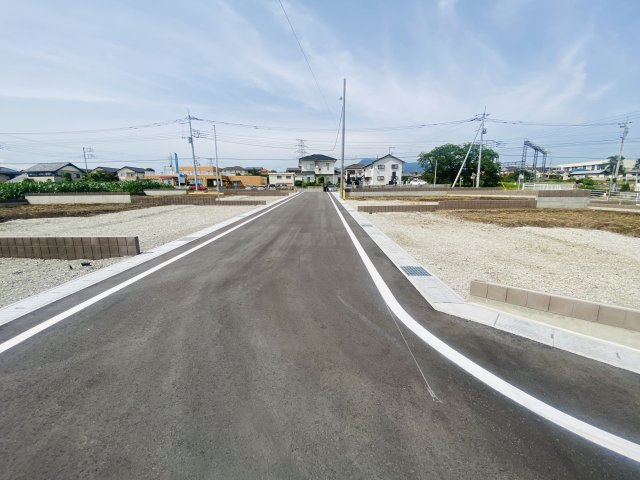 新築　前橋市富士見町時沢第５　4号棟の前面道路含む現地写真|現地写真　東側接道幅員約6ｍ　