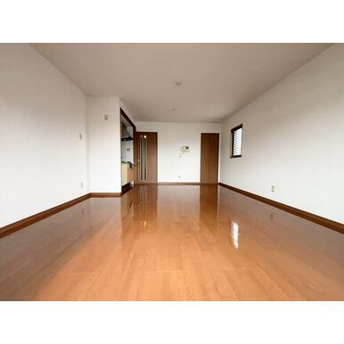 熊本市東区長嶺西２丁目の賃貸マンションの居間・リビング