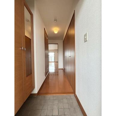 熊本市東区長嶺西２丁目の賃貸マンションの玄関