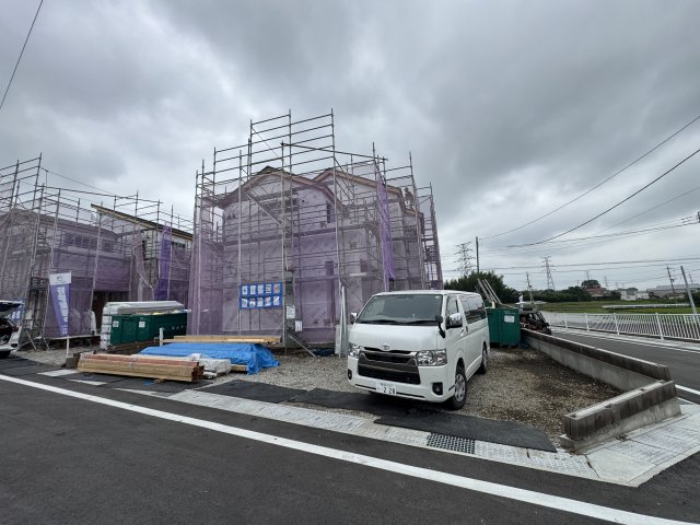 新築　前橋市富士見町時沢第５　5号棟の駐車場|現地写真　駐車スペースは並列4台分可能です！
