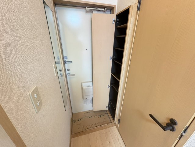 MKハイツの玄関