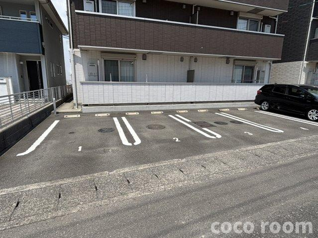 シャトー イン ハーモニーⅡの駐車場