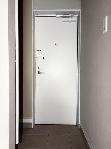 CASA武庫川Eの玄関