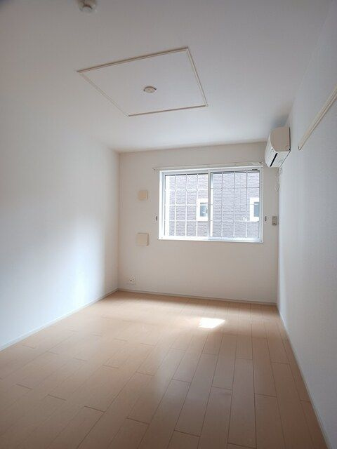 ＯＮＥ　ＰＩＥＣＥの内装