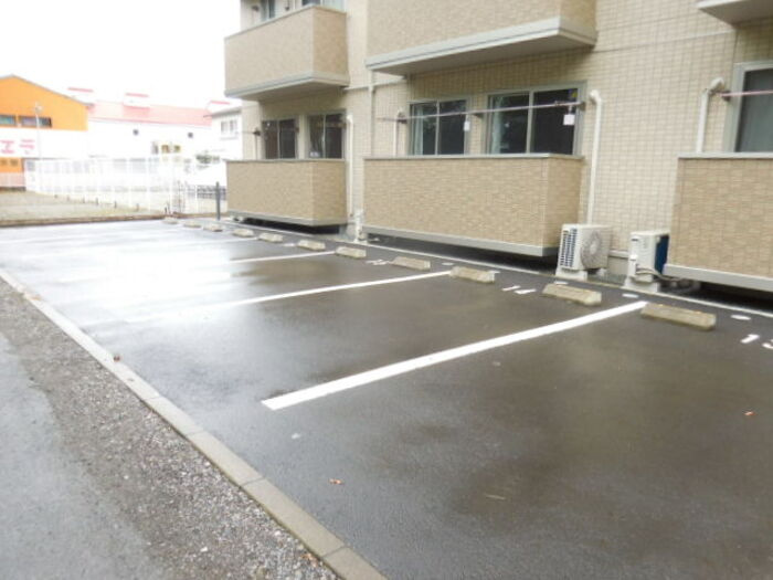 ウィル孝永の駐車場