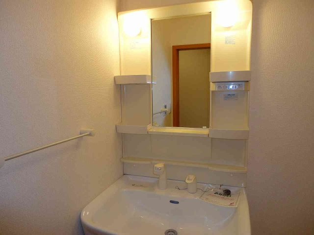 【洗面所】 | エスターブレＣ | 脱衣スペースもあります