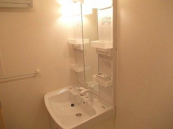 【洗面所】 | イリーデＡ | 忙しい朝には欠かせない洗面所です
