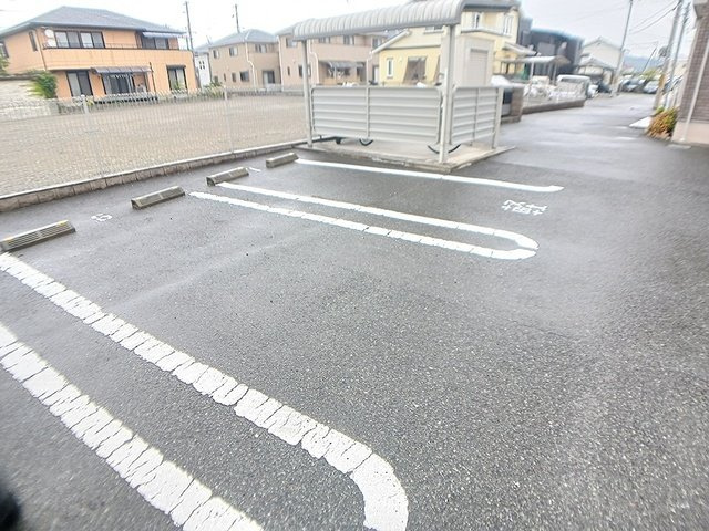 【駐車場】 | サニーハートⅡ | 車をお持ちの方に嬉しい駐車場付きの物件です