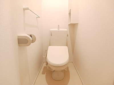 【トイレ】 | サニーハートⅡ | 清潔感のあるトイレです