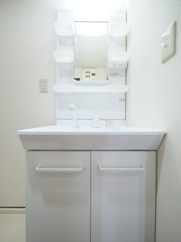 ファミーユコスモの洗面所|※写真は別の部屋のものです。