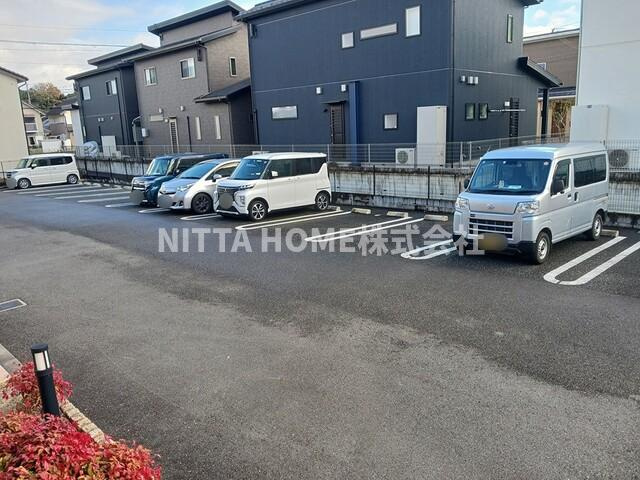 エスペラント・ボヌールⅢの駐車場|駐車場は２台分の空きがあります★