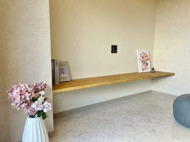 メゾンドール瀬田・公園都市Ⅰ番館4階　天然木フルリノベーションの居間・リビング
