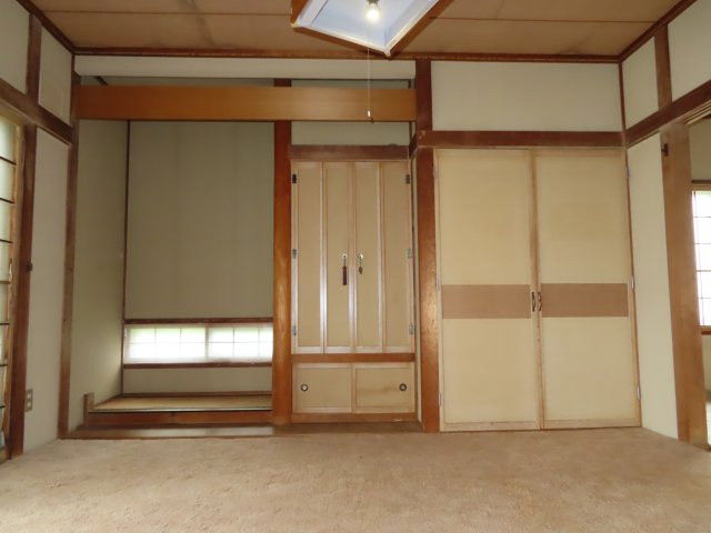 北見市緑ヶ丘２丁目９番２０号　中古売家外１筆の収納|【リフォーム前】