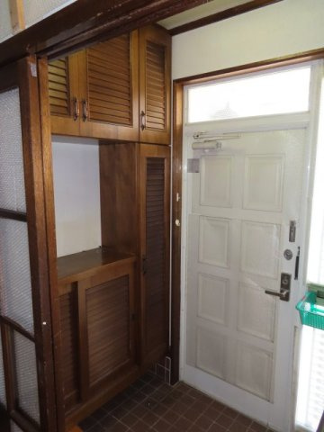 北見市緑ヶ丘２丁目９番２０号　中古売家外１筆の玄関|【リフォーム前】