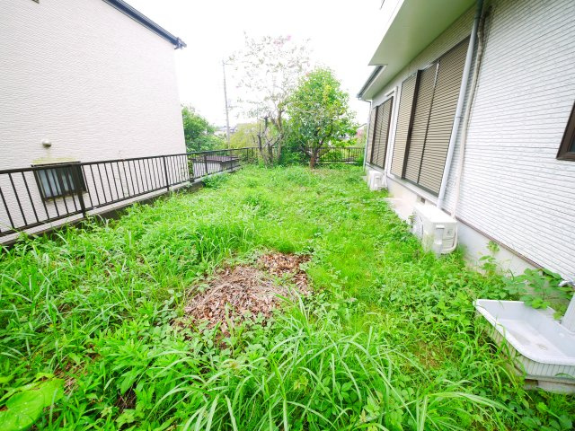 大網白里市駒込　中古戸建の庭|平成13年12月築3LDK JR外房線大網駅徒歩約13分スーパー主婦の店徒歩約7分 閑静な立地