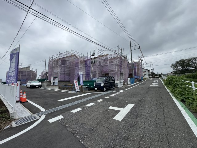 新築　前橋市富士見町時沢第５　8号棟の前面道路含む現地写真|現地写真　東側接道幅員約6.2ｍ　南側接道幅員約6ｍ