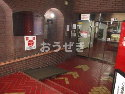 藤和伊勢佐木ハイタウンのエントランス