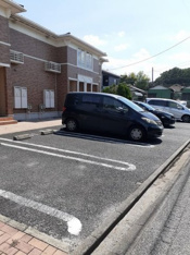 駐車場があるので、車を買う予定の方も安心です