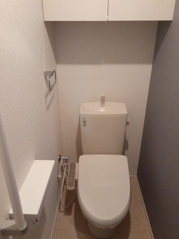 コンパクトで使いやすいトイレです