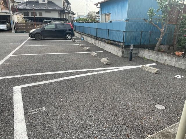 レオパレスハイラックの駐車場