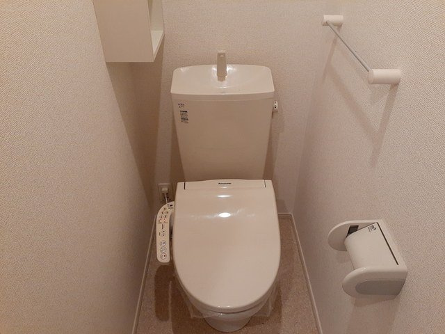 コンパクトで使いやすいトイレです