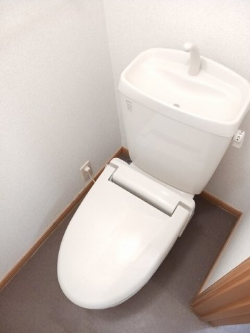 ライトホームズのトイレ|落ち着いた色調のトイレです
