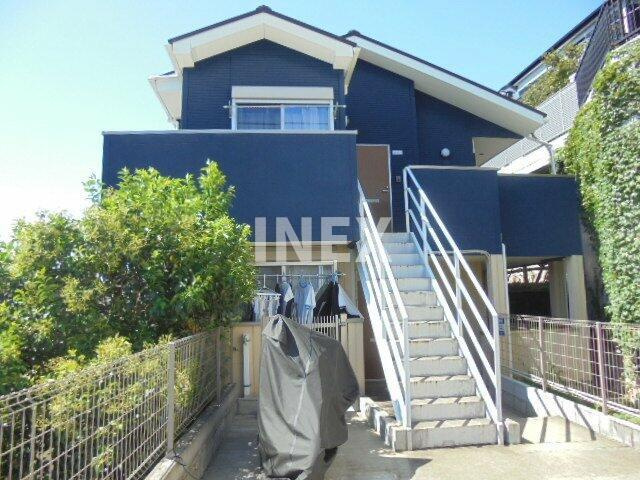 横浜市港南区上大岡東１丁目のアパートの外観|外観