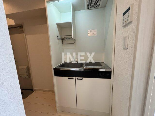 横浜市港南区上大岡東１丁目のアパートのキッチン