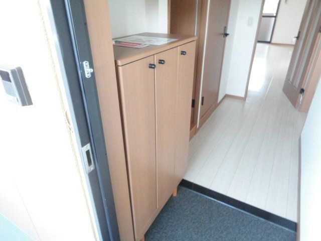 エーヴィヒ　ハイムの玄関