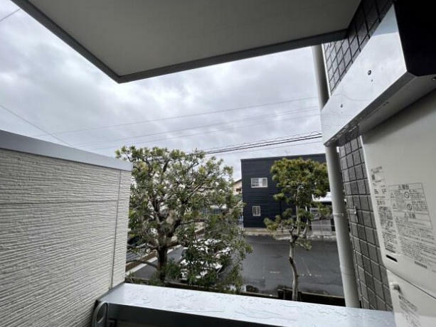 吉川市栄町のアパートのバルコニー