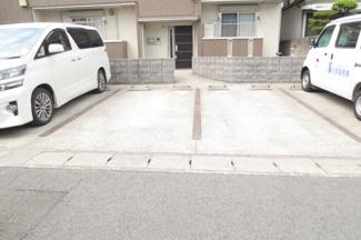 【駐車場】