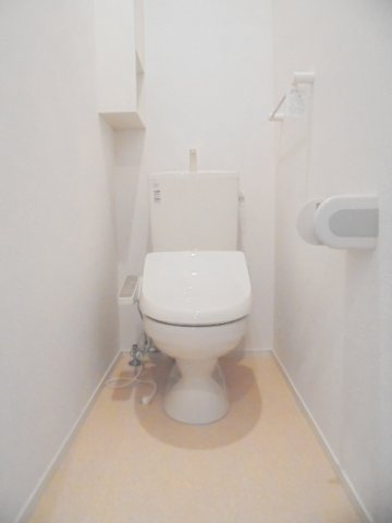 ゆったりとした空間のトイレです
