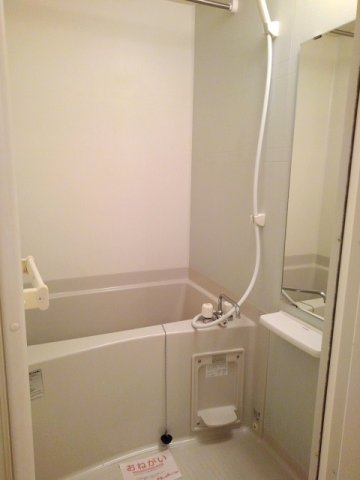日々の疲れを癒すお風呂付です