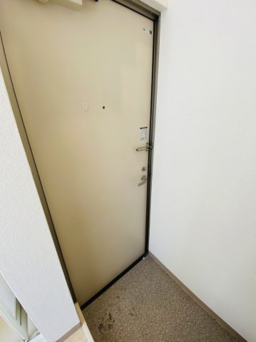 明るい玄関です