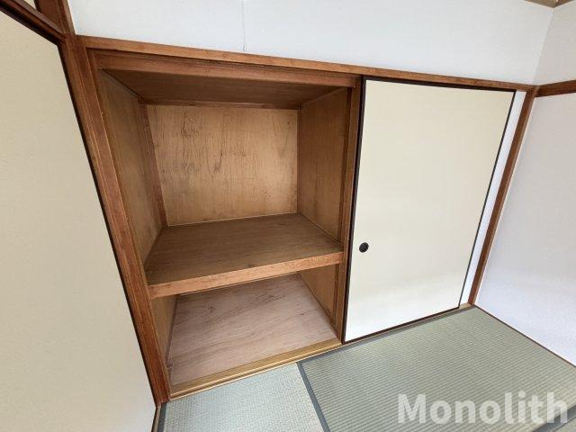 光明台16号棟の収納