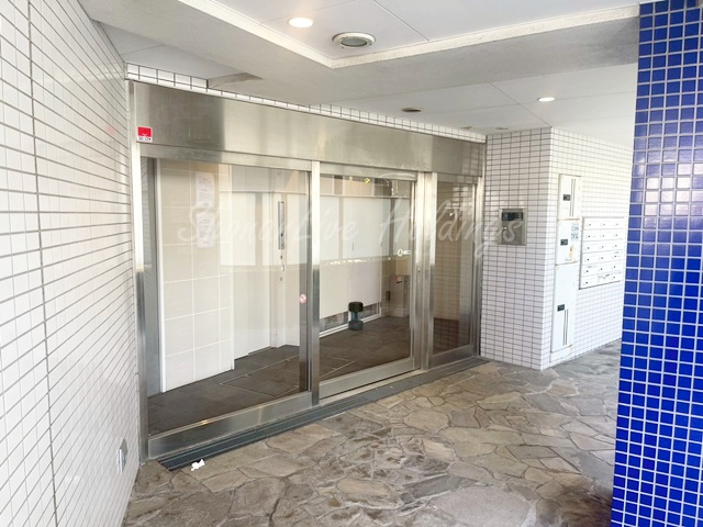 横浜市保土ケ谷区岩井町の賃貸マンションのエントランス|オートロックのあるエントランス♪