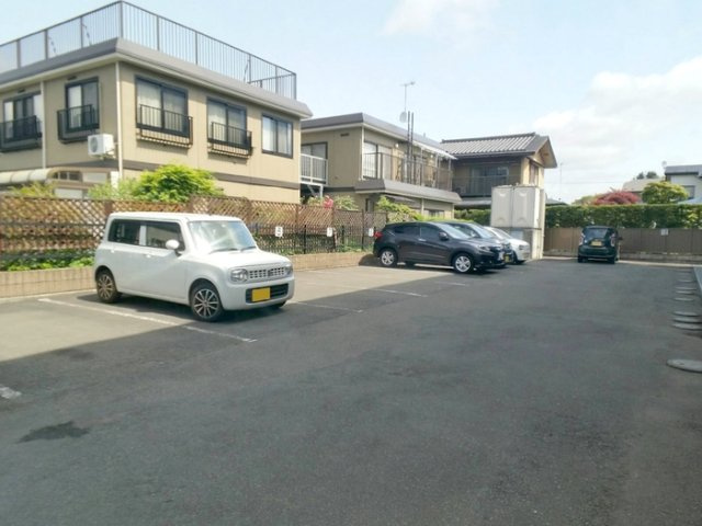 ファイン２１の駐車場