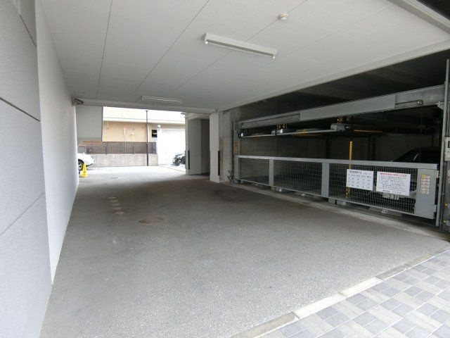 アメニティ高宮の駐車場