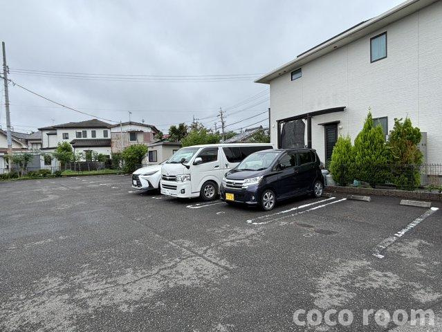 ビレッジ栄の駐車場