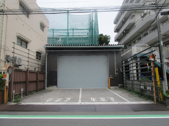 荒川区東日暮里３丁目の倉庫
