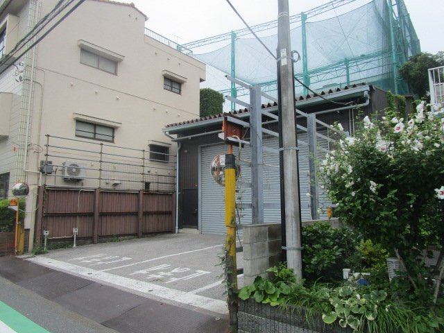 荒川区東日暮里３丁目の倉庫