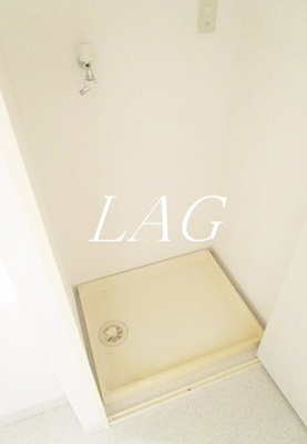 【設備】 | ＬＡＮＡＩ ＧＡＲＤＥＮ ＳＨＩＮＹＵＲＩ ＥＡＳＴ | 室内洗濯機置き場です。