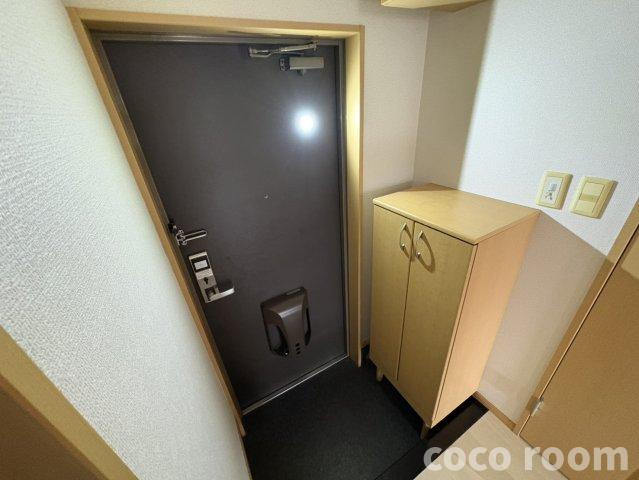 シャインプレイスの玄関