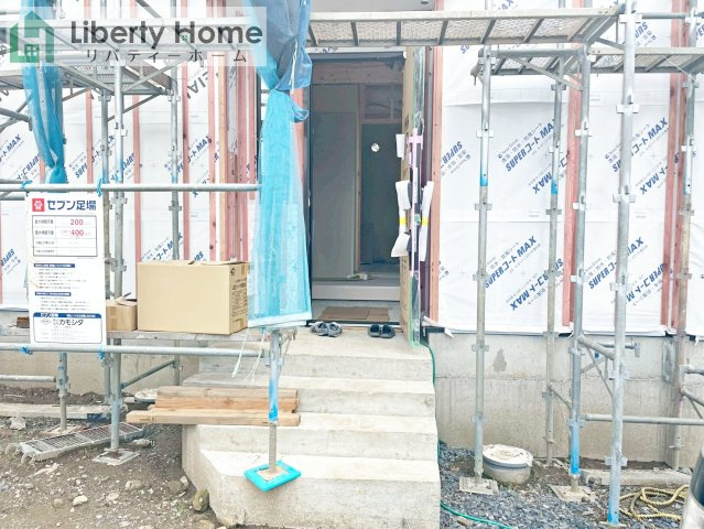 水戸市堀町26期　新築戸建のエントランス