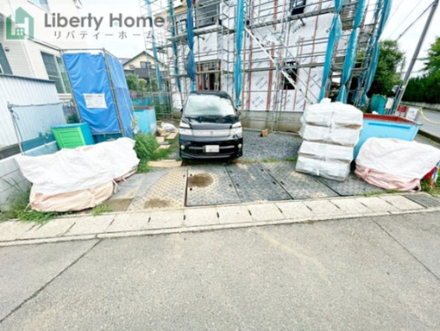 水戸市堀町26期　新築戸建の駐車場