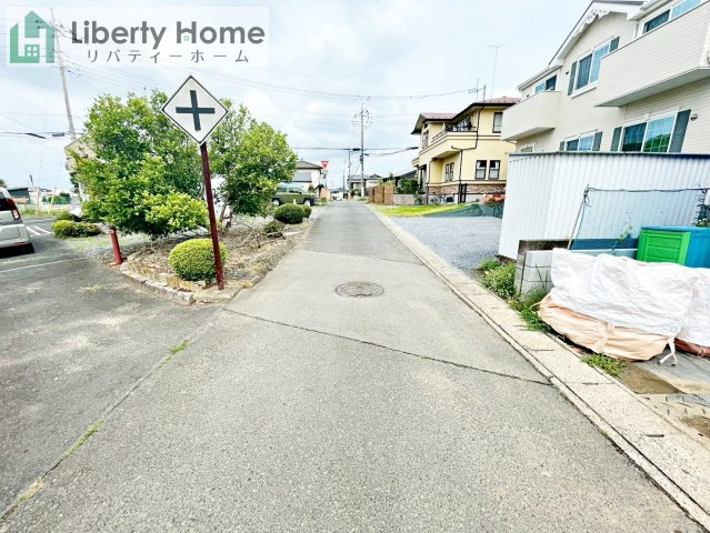 水戸市堀町26期　新築戸建の前面道路含む現地写真